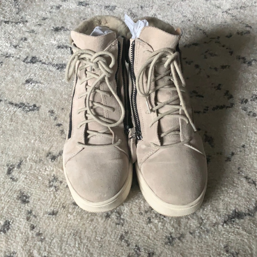Banana Republic Sneakers